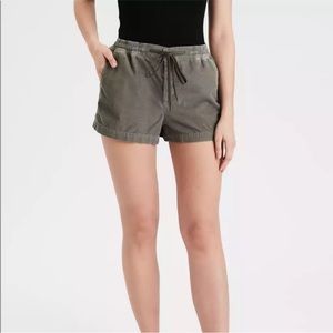 AE American Eagle | High Waisted Corduroy Sport Short